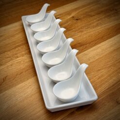 Kleine Servierschalen in Löffelform für Dips, Soßen & Desserts